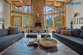 Mule Deer - Luxury Mount Hood Chalet - Image 2