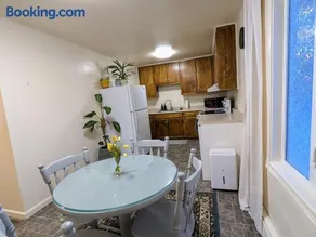 Fireweed Apartments - Image 1