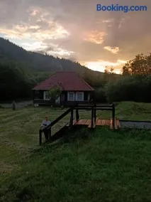 La Malu' Bistritei - casutele Valea Stanii - Image 1