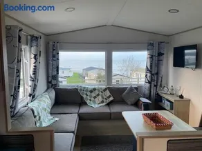 Cabin - Sleeps 4 - Pets Ok - Balcony - Parking - Image 3