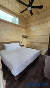 061B Grand Canyon South Rim Chalet with King Bed - Image 3