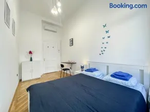 W25 Spacious 3BR Free Parking - Image 5