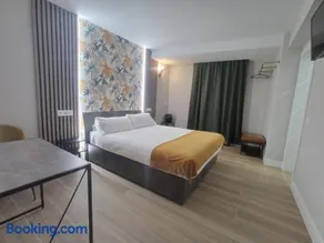 Hostal Fronton - Image 1