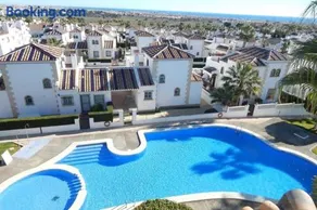 Stunning Penthouse Apartment in Villamartin with Communal Pool - Image 2