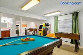 Game Room • Fire Pit • Arcade • Outdoor Dining - Image 1