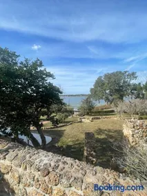 Hotel-Style Private Suite-Lake View-Gardens - Image 4