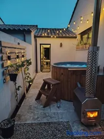 Suite romantique avec jacuzzi privatif - Image 1