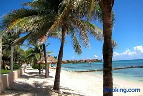 Puerto Aventuras Private Terrace and Golf View - Image 2
