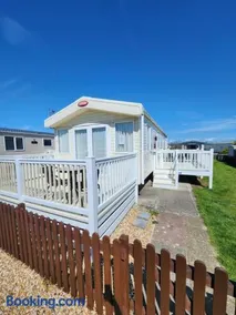 Beautiful accomodation 714 Unity Beach Brean Sleeps 4 Pet friendly pets stay free - Image 3