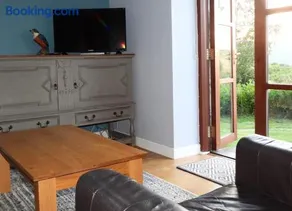 Nature's Oasis: Pet-Friendly Snowdonia Cottage - Image 4