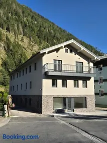 NEW! BoardersPalace - Luxury Apartments - Image 1