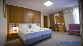 Prince Cyril Hotel - Image 4