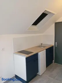 Joli T1 bis rénové - Image 2