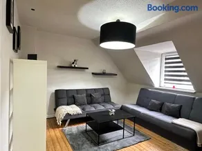 Duisburg FeelHome, Flughafen nah,2-Schlafzimmer, Badewanne, Zentral, WiFi, Top Floor - Image 1
