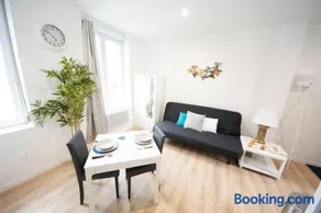 IVOIRIA !!! SUBLIME Studio HOME STAGING AU CENTRE VILLE !!! - Image 1