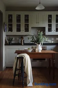 Elm Tree Cottage - Image 1