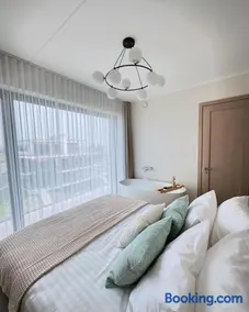 Luxurious Seaside Penthouse - Image 5