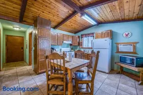 Roadrunner - Cozy Cabin - Whirlpool and Hot Tub - Image 4