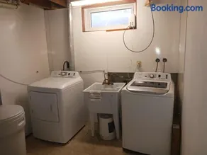 Kitchener -WLU BNB-Minutes To University of Waterloo, Conestoga College,Buses,Airport - Image 4