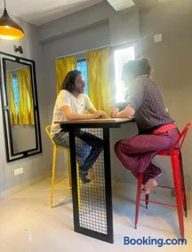 Travotown Hostel and CoWork Koregaonpark Pune - Image 2