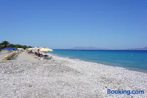 Ixia Beach - Image 2