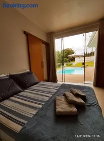Quiosque com piscina e vista - Image 5