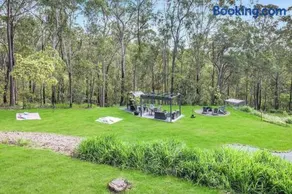 Scenic Rural Retreat, foothills of Mt Mee Qld AU - Image 2