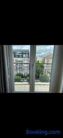 Beau studio avec vue sur Paris - Image 1