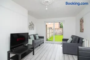 Quiet 3 bed house, pet friendly - Image 2