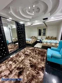 A private room exclusively for men, offering comfort and convenience for a relaxing stay - Image 3
