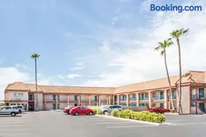 Sunshine Inn - Image 4