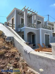 Climbers' Nest 'with sea and rock views and private pool' - Image 1