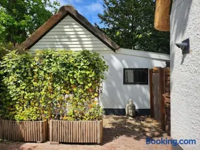 Little Villa Lovely - Image 2
