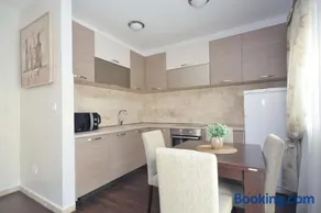 Seaside Apartments Petrovac - Image 3