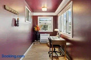 State St Parlor Walk Downtown Newly Designed - Image 3