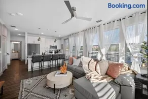 Sky Dallas 2BR Retreat | Deck, Gym & Pet Friendly - Image 5