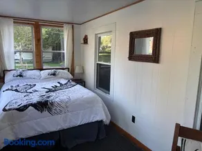 Moose Riverside Bungalow 3BR Home Old Forge NY - Image 3