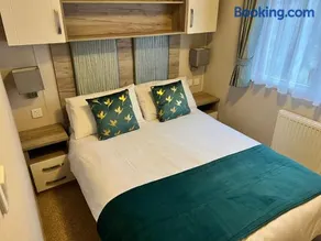 3 Bedroom Caravan MC37, Shanklin, Isle of Wight - Image 4