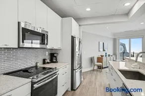 Modern Bliss 466: Luxurious 3BR condo in Bay Harbor with stunning lake views. - Image 2