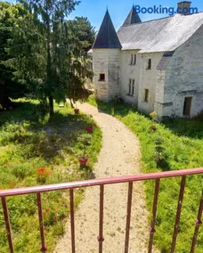 Charmant refuge à Courchamps, terrasse et jardin - Image 3
