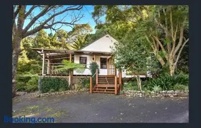 Hinterland Retreat on 30 acres - Sleeps 6 - Image 3