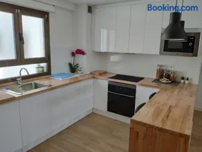 Apartamento LOS VEGA- parking privado - Image 5