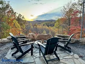 Sunset Mountain Lodge - Catawba Falls Retreat, Views, Hot Tub and Game Room - Image 3