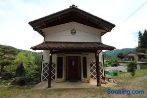Kura Retreat Guest House - Image 1