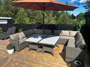 Stylish Beachside Cottage With Large Terrace - Image 4