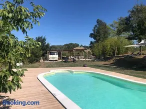 Gîte de charme au cœur de la nature avec piscine - Image 3