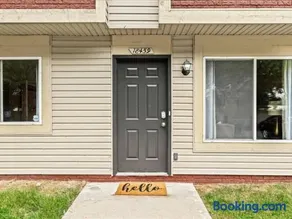 Spacious 1BR [End Unit] in the Heart of Roseville - Image 5