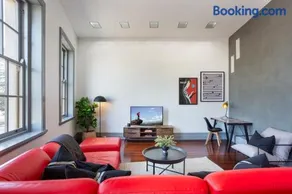 Harbourfront 3 Bed 2 Bath Opposite Manly Wharf With Harbour Views - Image 1
