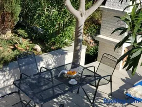 Apartment Overlooking the Sea 360 - Image 1