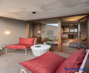 INSUA BEACH HOUSE - Image 2